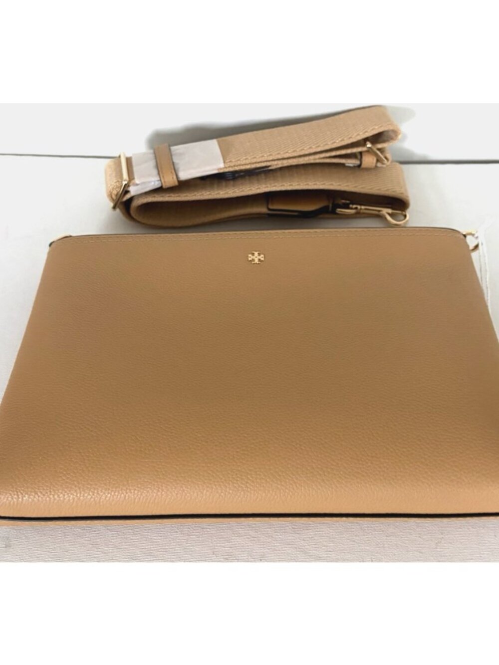 New Tory Burch Blake Swingpack Crossbody Pebble Leather Warm Biscuit - Picture 2 of 3